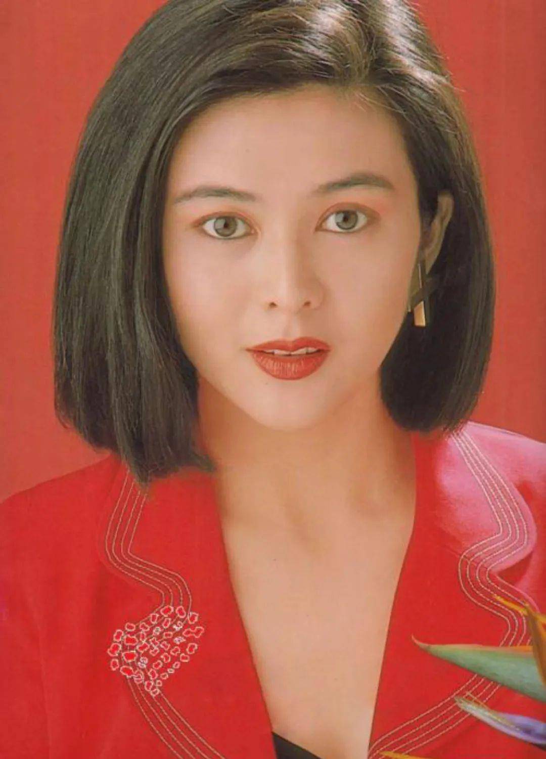 原创关之琳单身生活曝光住15亿豪宅独享香港最美风景和奢华衣帽间搞钱