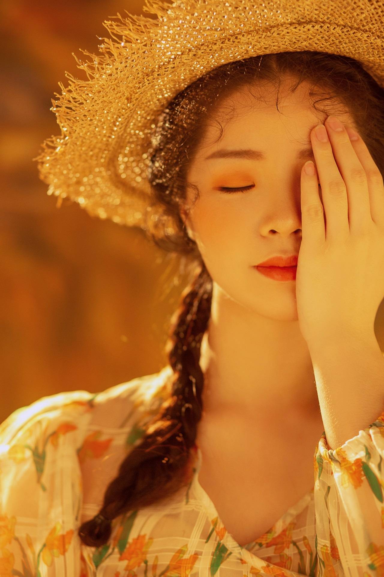 森系草帽少女陈言田园风光可爱治愈