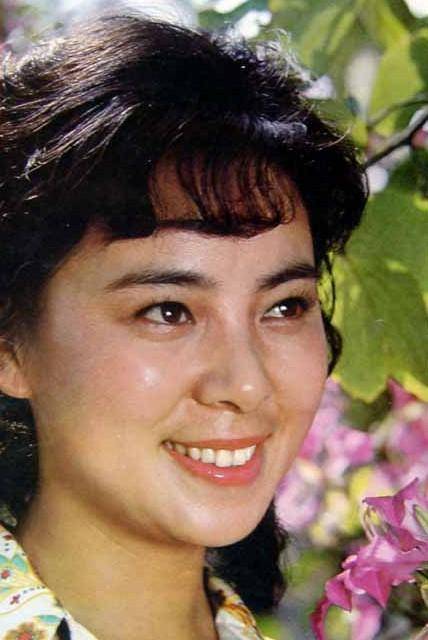 周里京事业最辉煌的时期,妻子傅春英在家中遇害,成为他一生的痛_张巍