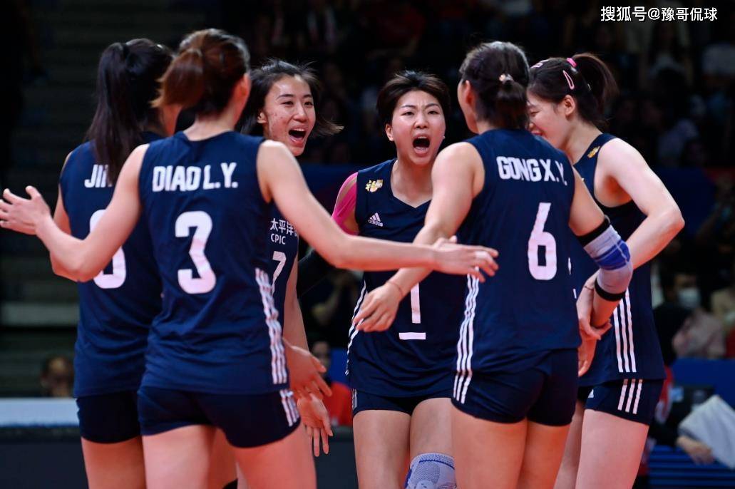 对阵美国女排,蔡斌一套被抛弃,郎平打法重现_中国女排_比赛_球迷