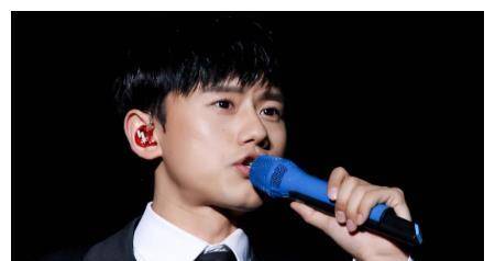 狠心抛弃落魄的张杰,名声大噪掌掴谢娜两耳光,现在的她过得怎样_段曦