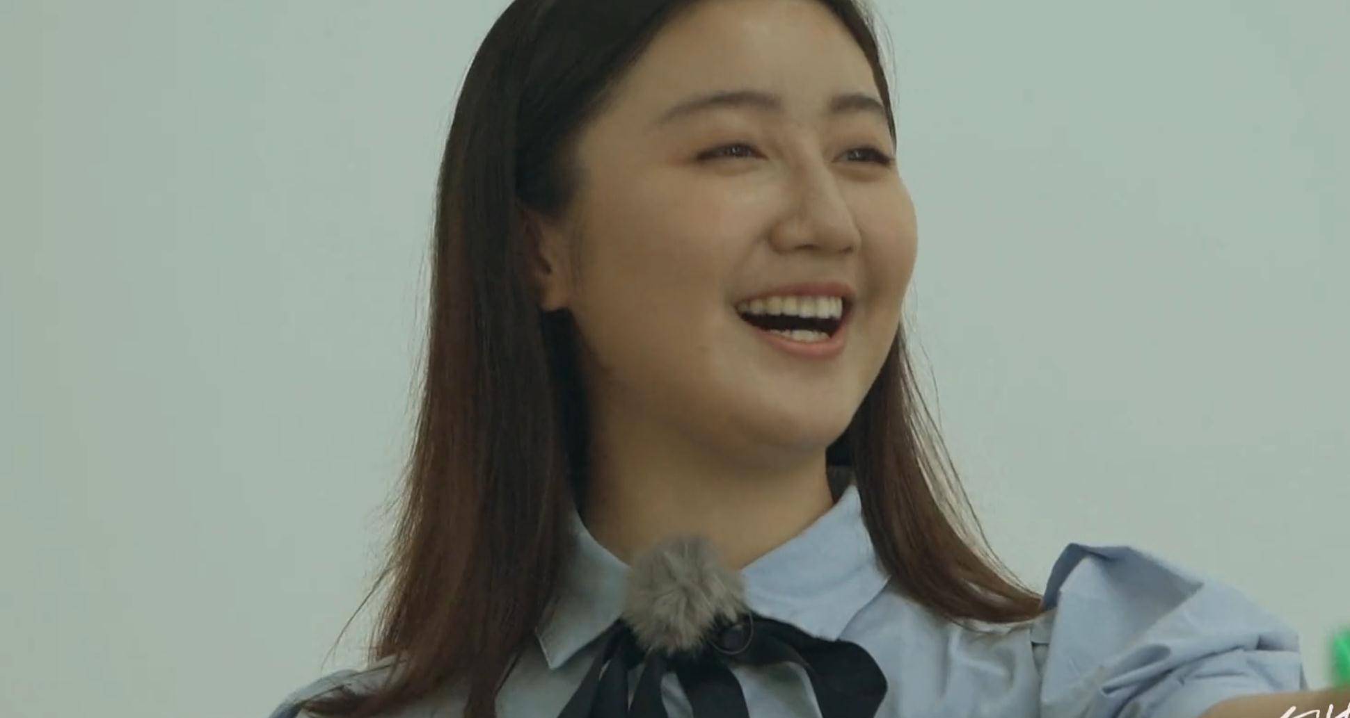 点读机女孩回来了,现身电视综艺,19岁的她容貌变化太大认不出_高君雨