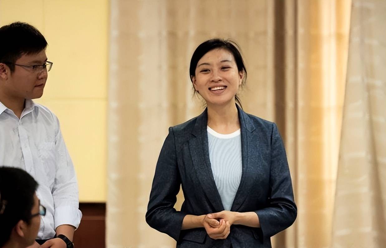 原创清华高颜值女博士当选县长个人履历叫人羡慕是学生学习的榜样