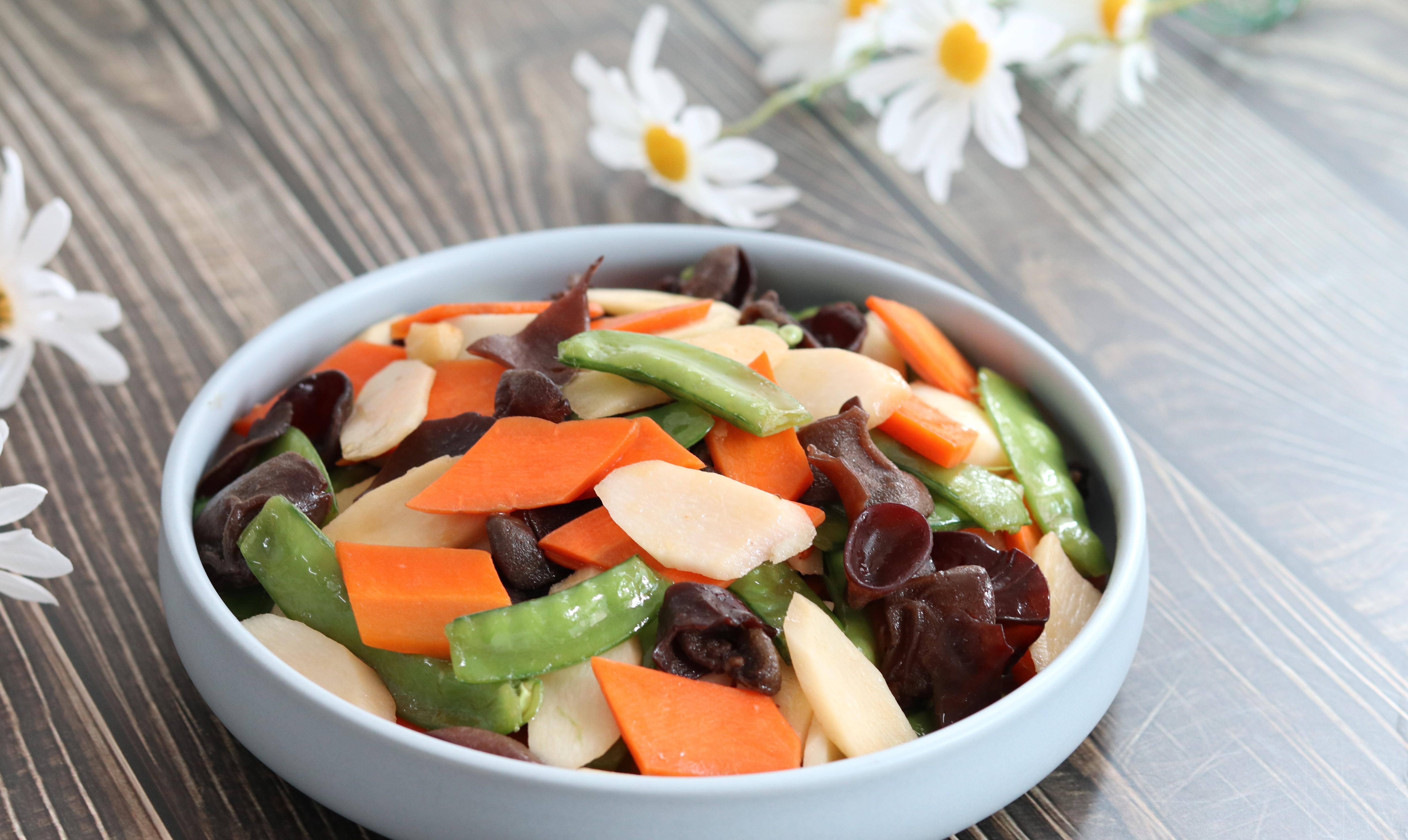 分享一道适合秋天的家常菜,清新爽口不油腻,清热润秋燥_山药_荷兰豆