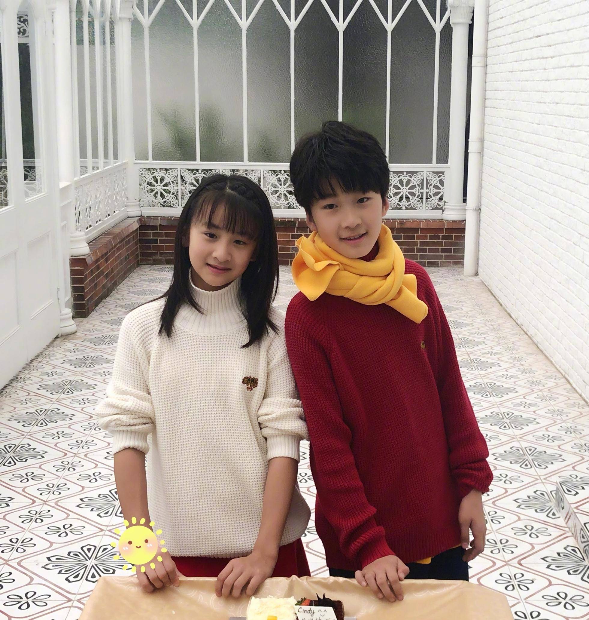 原创13岁天天长大了穿西装打领带气质佳外形帅气被赞像霸道总裁