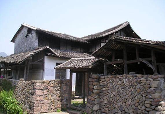 浙江这一千年村落，占地215亩，生活着443户人家，原始气息浓厚