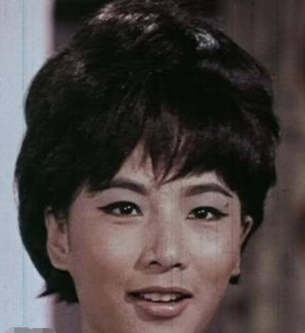 欧嘉慧,2年婚姻就是一场博弈,他们的爱情远比你想得更心酸_丈夫_香港