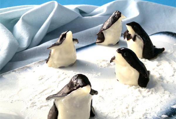 原创北方冬至吃饺子企鹅造型豆沙甜蒸饺你一定没见过也没吃过