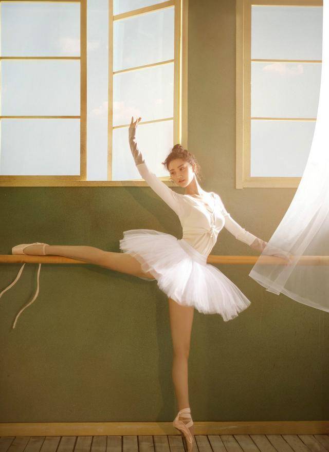 原创女明星芭蕾舞造型刘亦菲神似奥赫本刘诗诗气质尽显金晨霸气