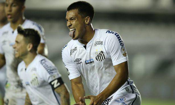 原创下一个内马尔崇拜c罗的桑巴新9号19岁妖人一周震征服巴西足坛