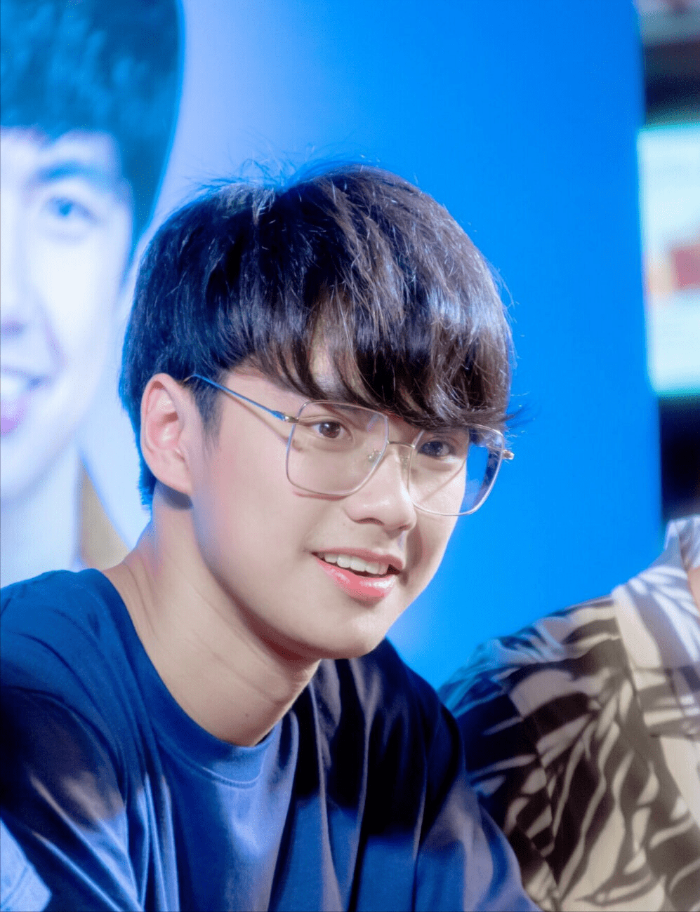 ohmsingto:泰迪狮子,合作作品《清明时节爱上我》ohmtoey:陈炳林