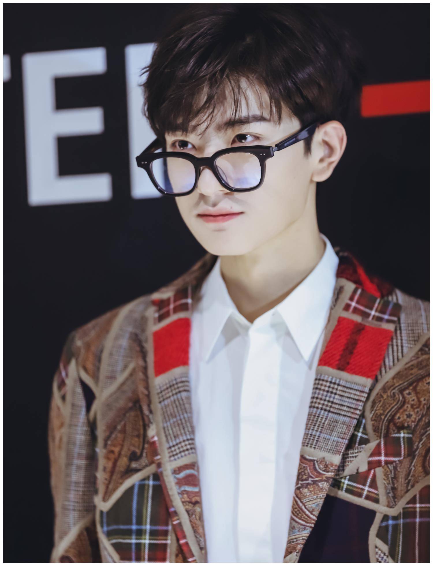 感觉_眼镜_活动