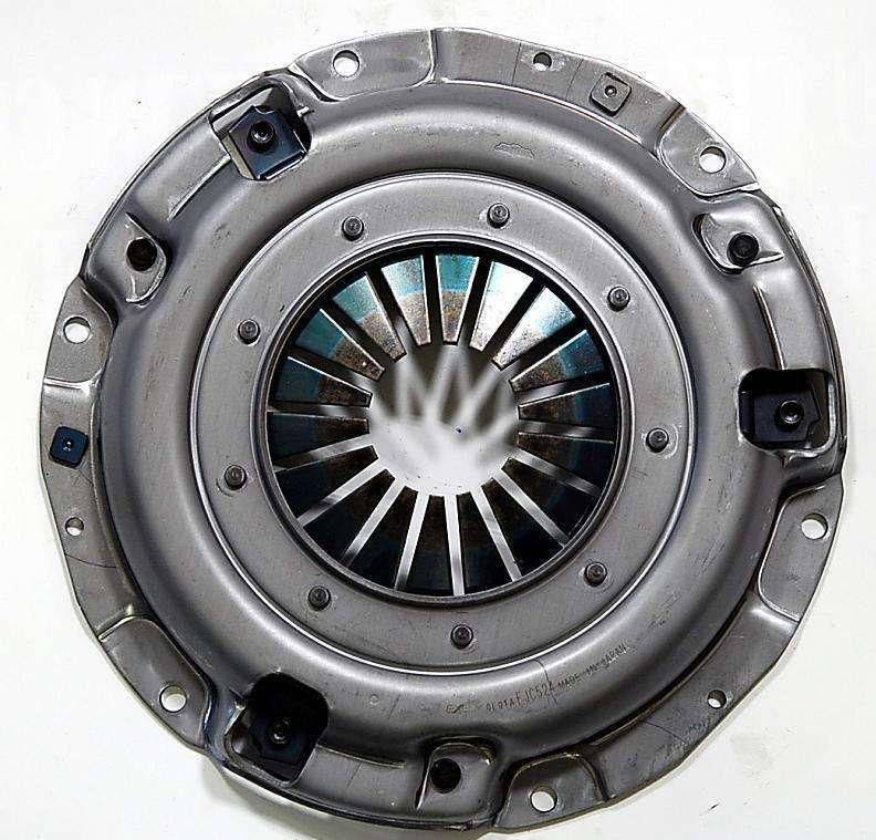 手动挡汽车离合器很重要