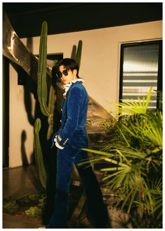 周震南总算回归正常了,"娘气"荡然无存,网友:这次