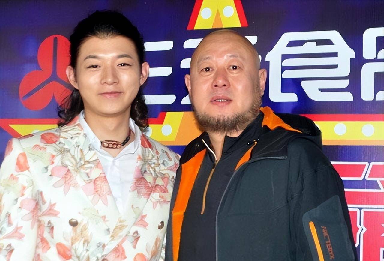 后来火风的同事问霍尊,他长大想做什么,霍尊说:"我长大后要吃很多食物