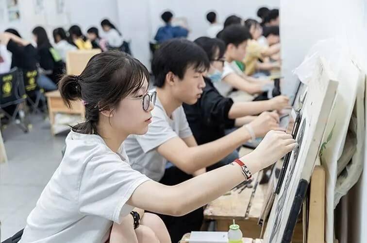 北京美术集训画室图片