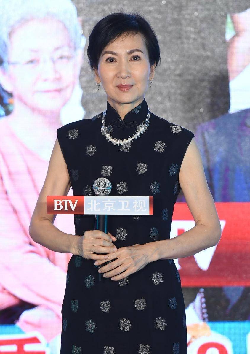 34岁出演"小青"成名,巅峰时淡出荧幕,62岁依然是女神_陈美琪_香港