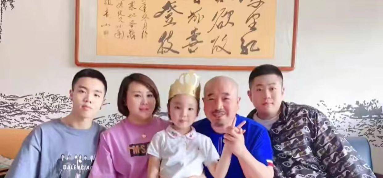 原创51岁刘能2段婚姻3个孩子19岁小儿子正脸罕曝光