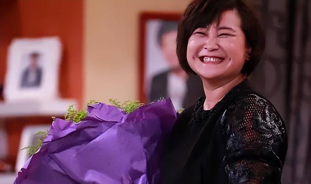 "过去6年了,有人大翻身,有人风光不再,有人烂片不断_柳岩_贾玲_婚礼