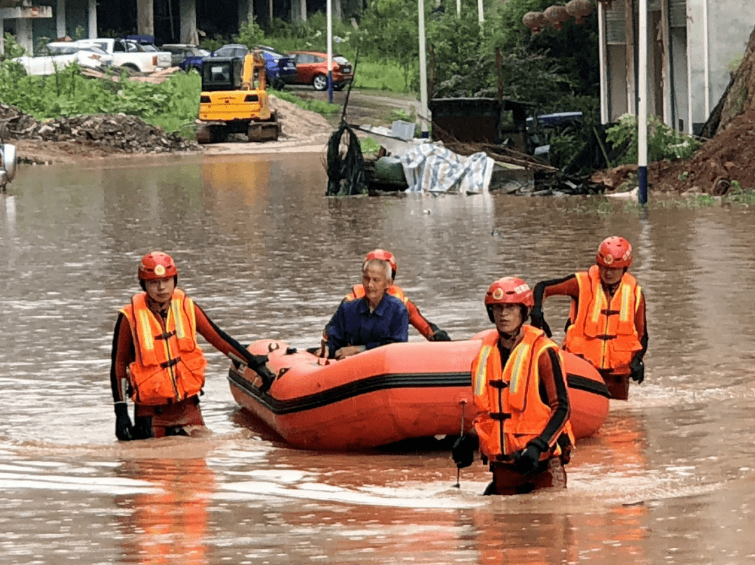 江西多地突发洪涝灾害直击抢险救援现场
