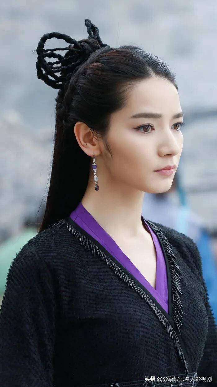 周生如故》中,饰演太子刘子行的妃子四,李溪芮33岁李溪芮比起上面三位