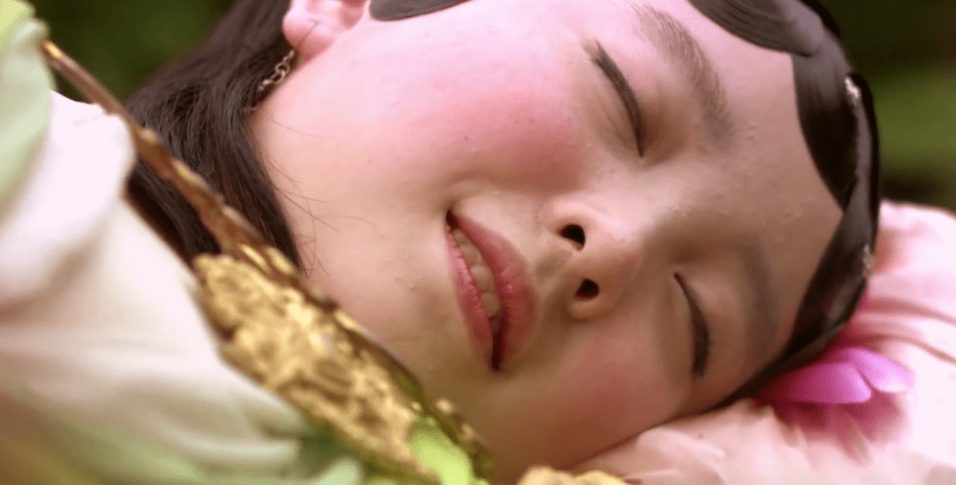 同样演湘云醉卧87版史湘云与10版史湘云一比差别就出来了