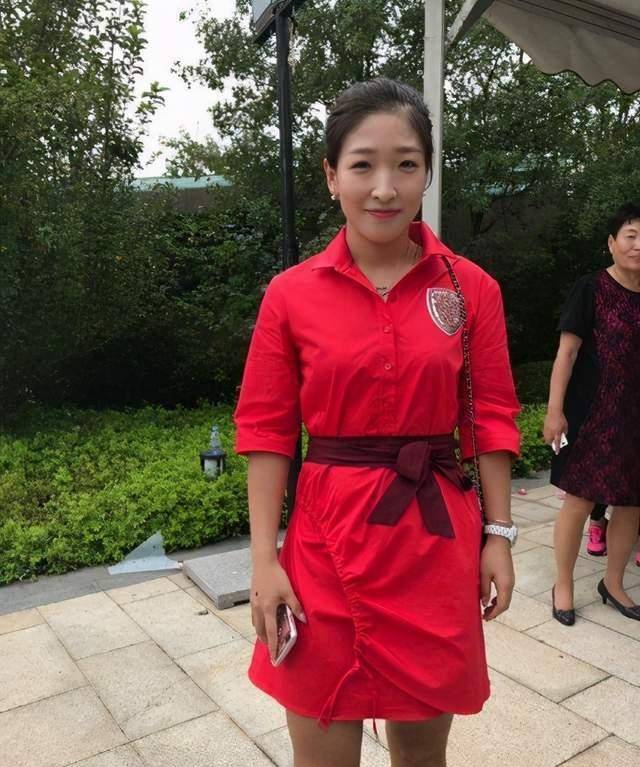 原创刘诗雯侧脸如画气质优雅端庄与打场上的形象截然相反