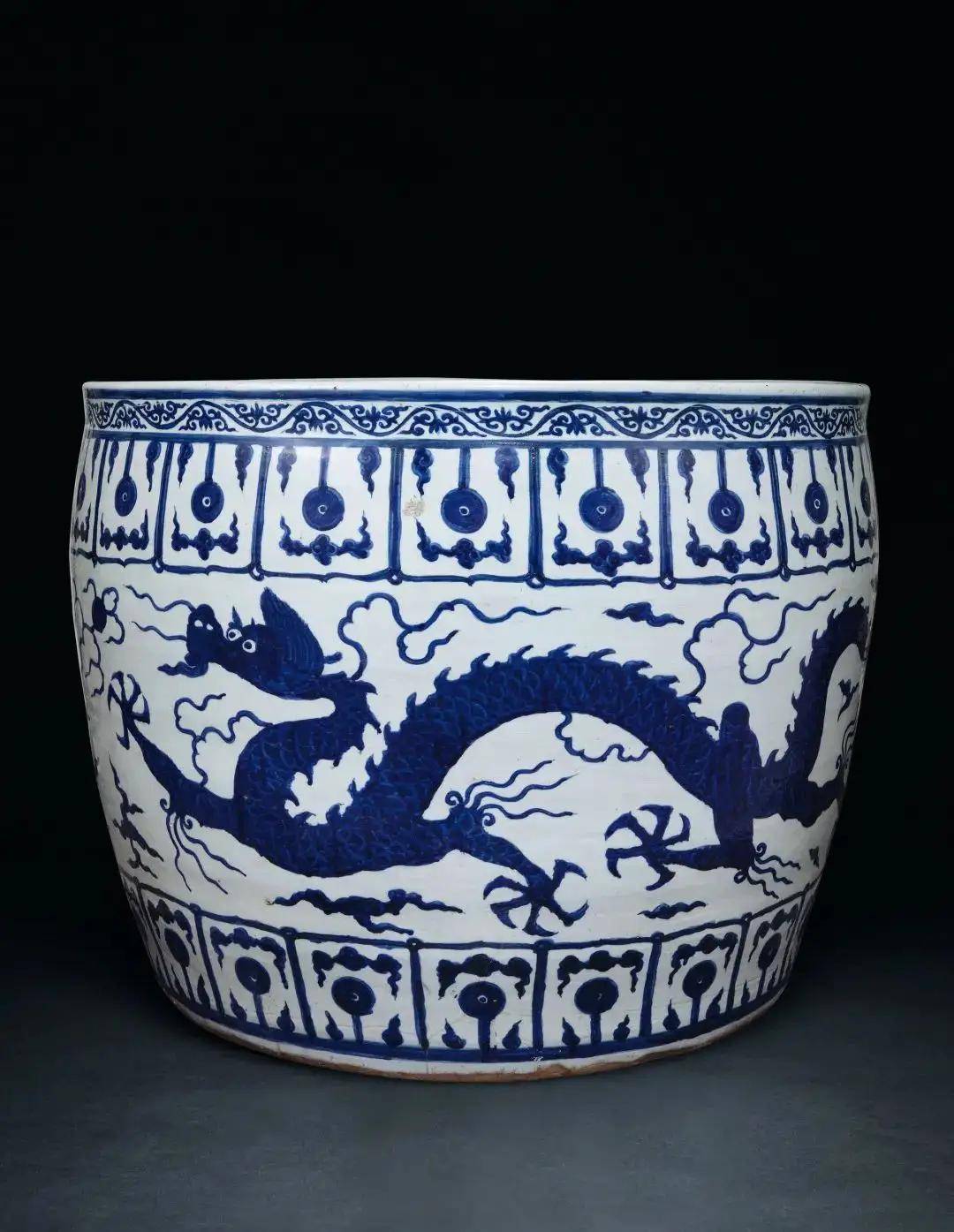 元明清三代龙纹的具体特征_双目_鬃毛_整体