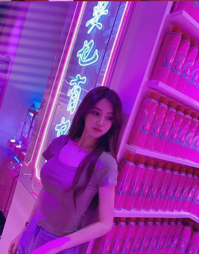 原创网红二驴女徒弟和二个猥琐师叔二子爷驴家小胖的感情纠葛