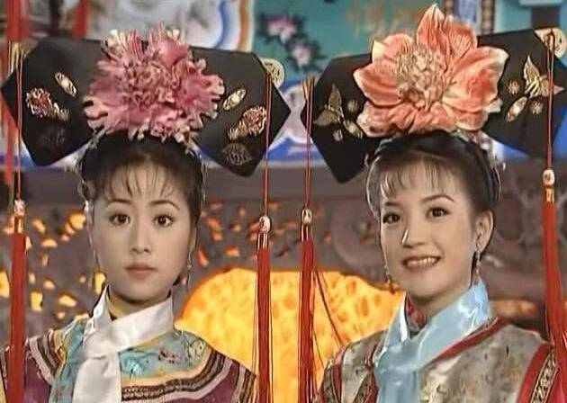 还珠结婚后为什么紫薇的旗头和小燕子晴儿等所有人不同