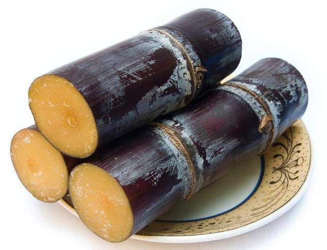 一公斤白糖需要的甜菜比较多,我国主要还是用甘蔗制糖,因为南方的气