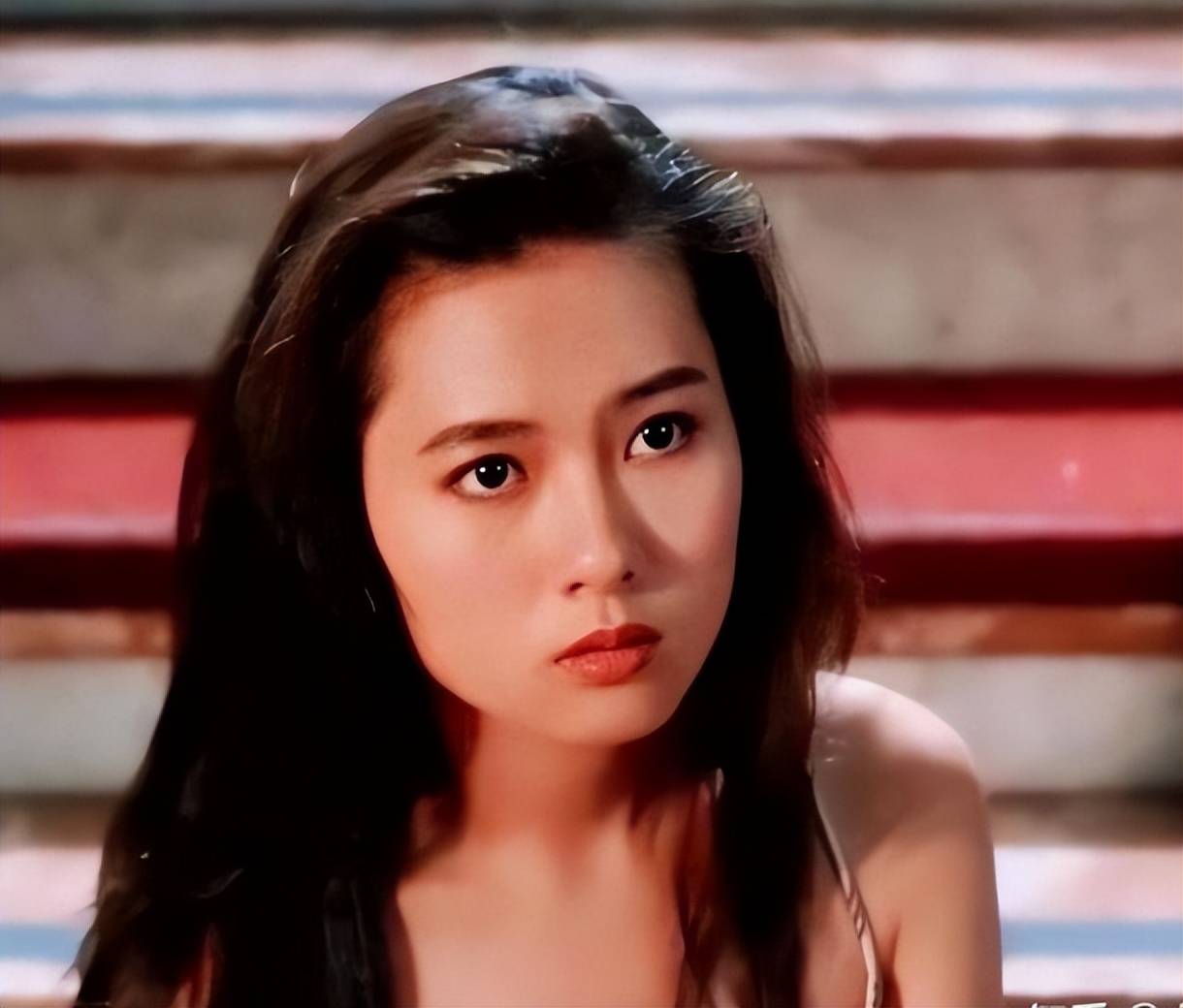 玉女李丽珍香港九十年代的当红女星却多次惨遭背叛