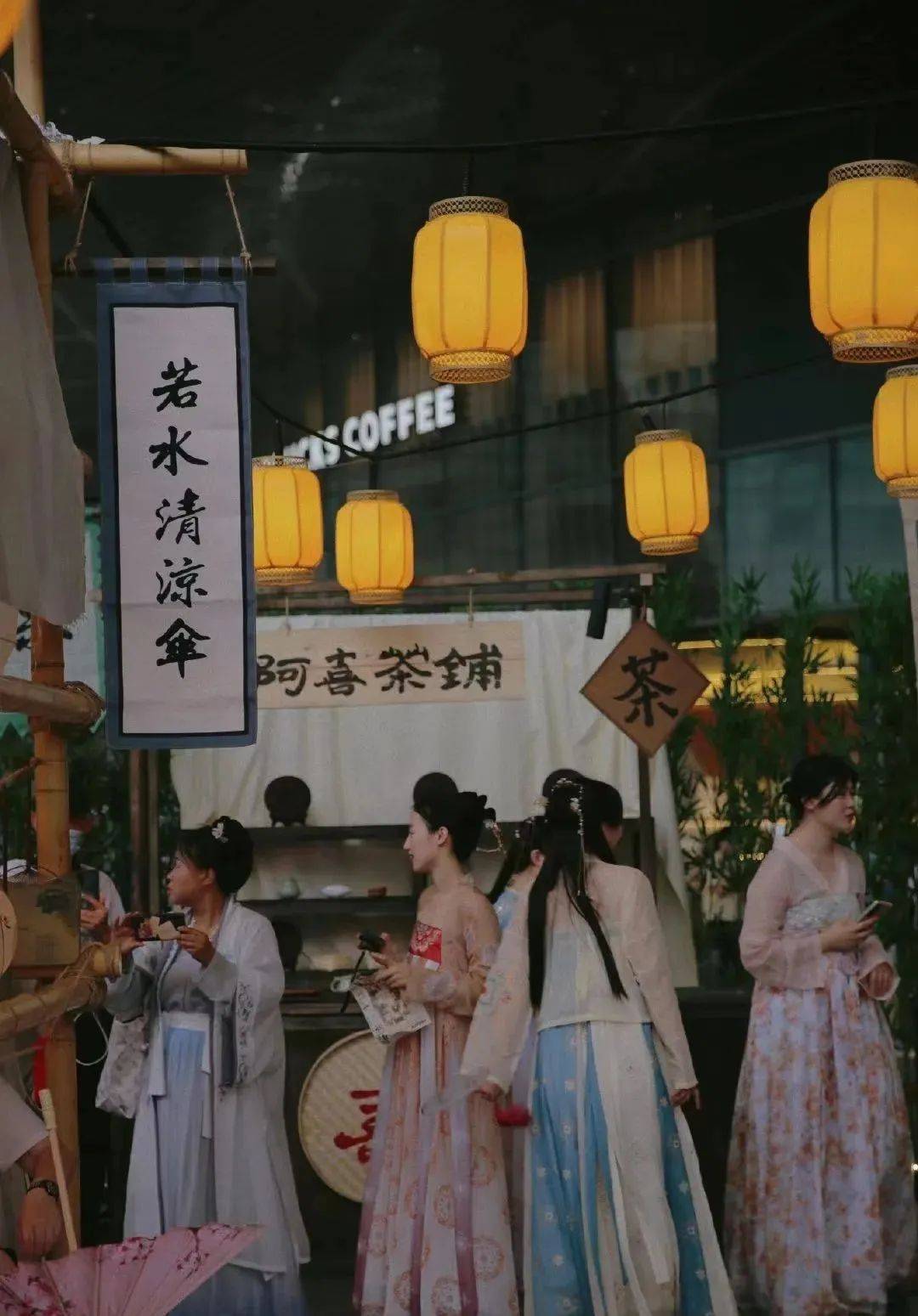 沉浸式剧情卡牌手游