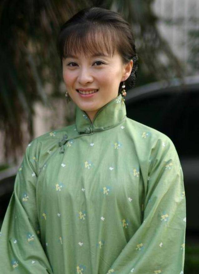 原创演员徐露饰演疯癫可云走红为家庭淡出荧屏45岁仍有气质