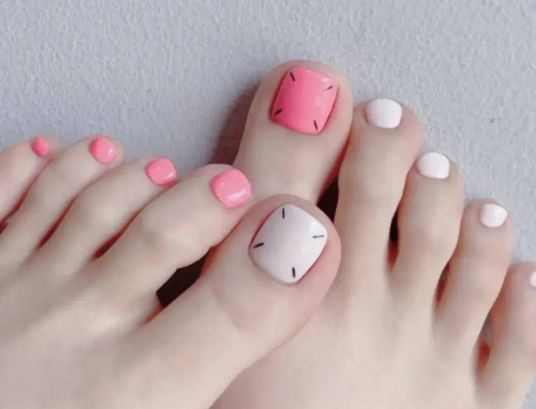 原创精致女孩连脚丫都美甲琥珀玫瑰鸳鸯甲高贵冷艳又温柔