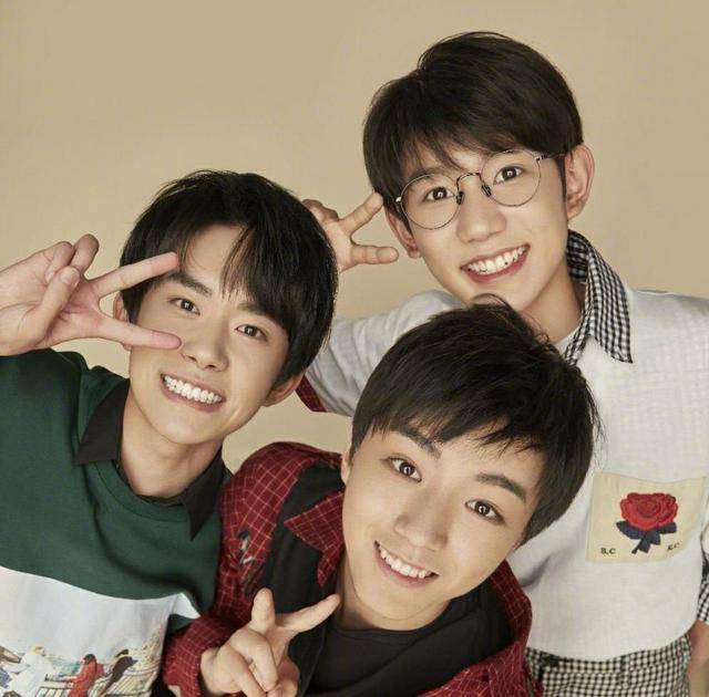 作为师弟的马嘉祺,姚景元当然无法与易烊千玺比肩,他们文化成绩不理想