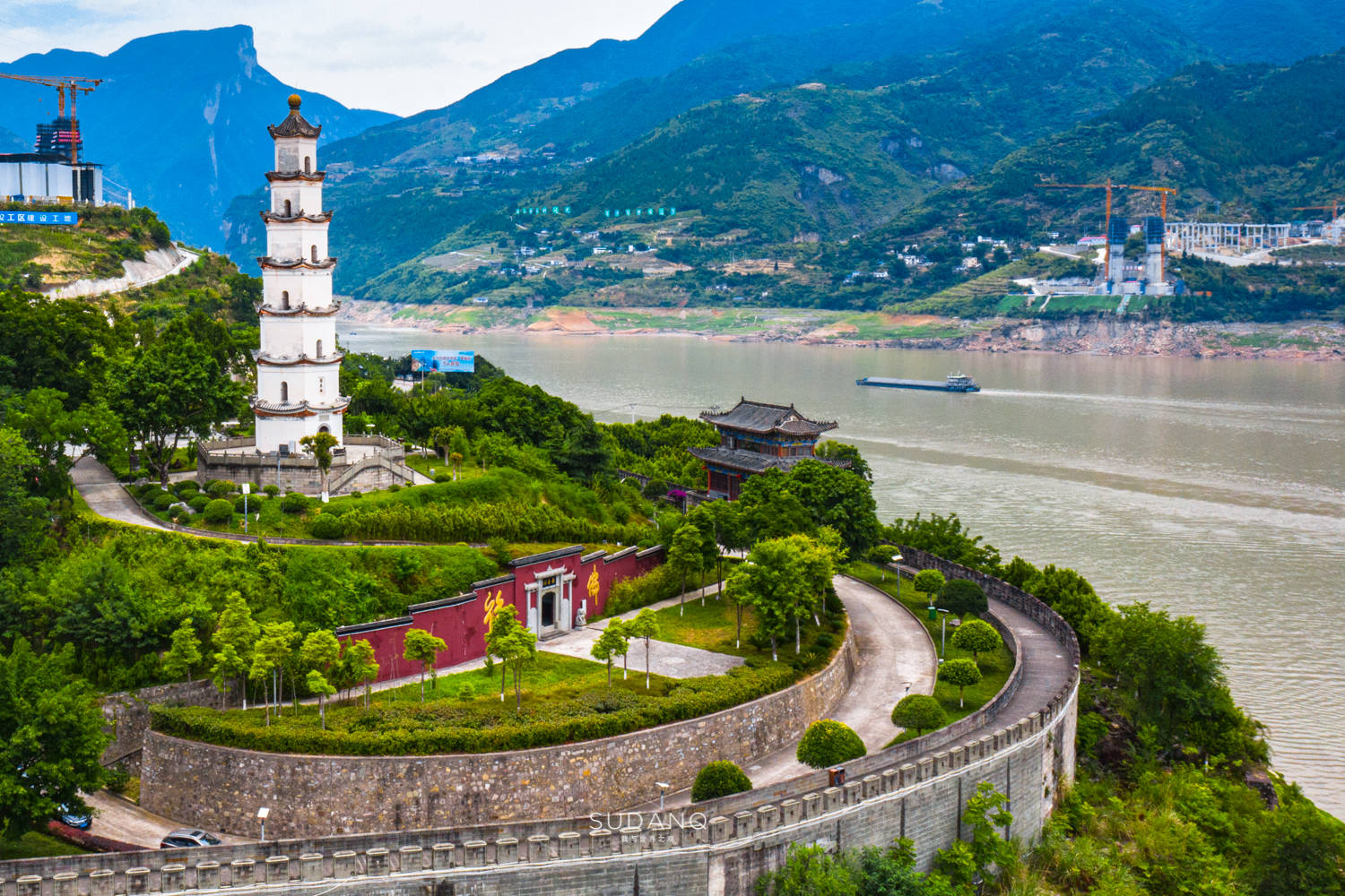 重庆奉节带来别样风景:多个世界奇观令人惊叹