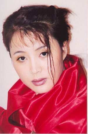 原创演员于小慧没出月子被迫离家单亲妈妈35年风光背后有眼泪