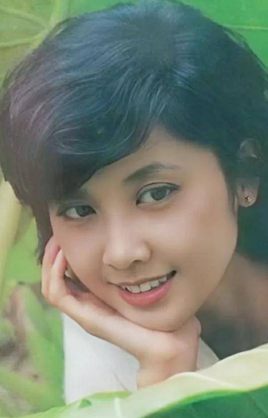 来自北京的10位女明星美丽,明亮,迷人_眼睛_气质_魅力