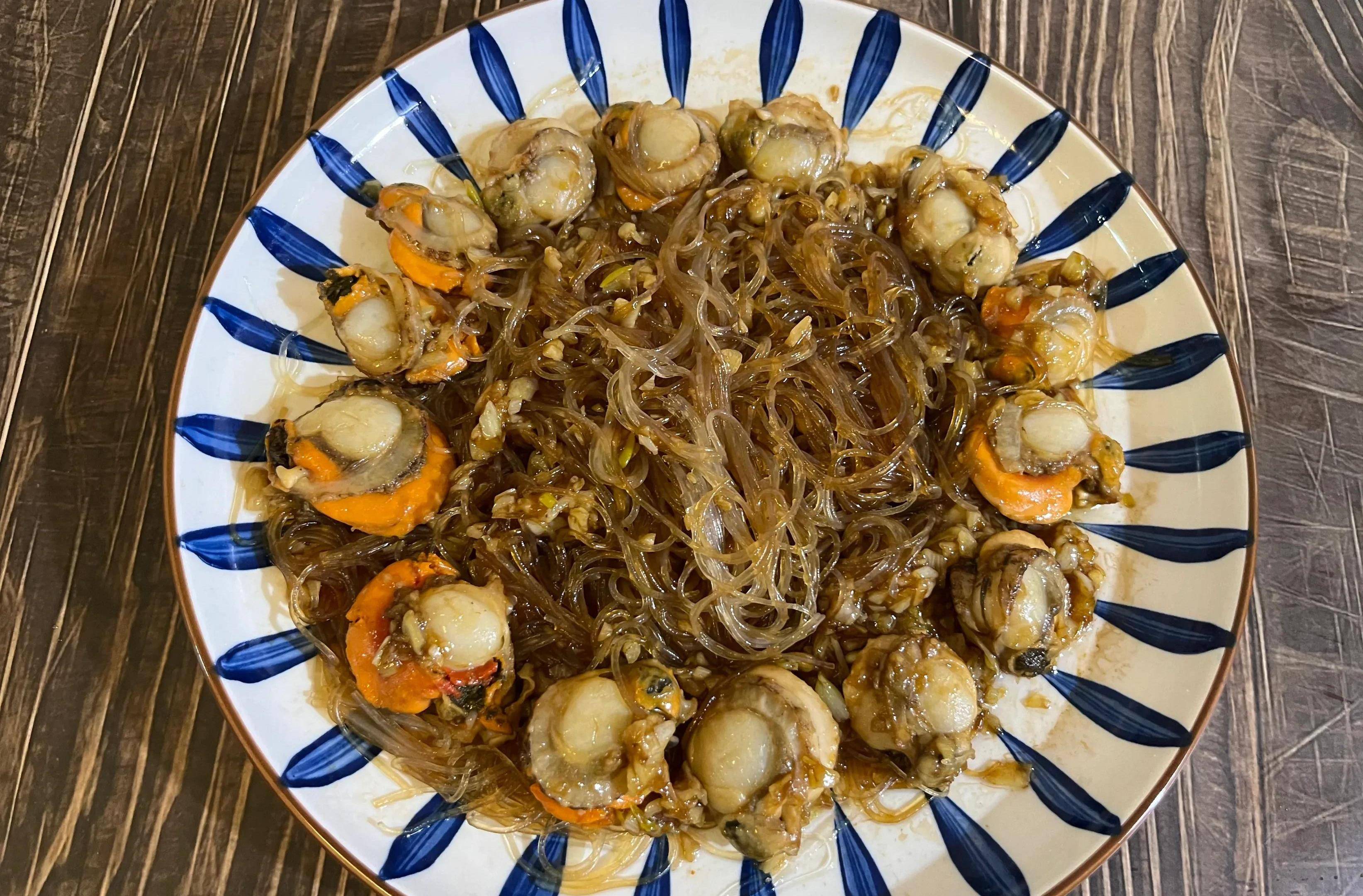 原创蒜蓉粉丝蒸扇贝肉做法简单味道鲜美春节待客可上桌当大餐