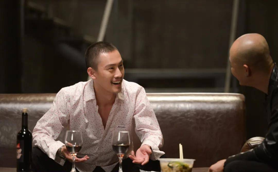 许君聪就让你看看不搞笑的他是什么样子_表演_观众_女儿