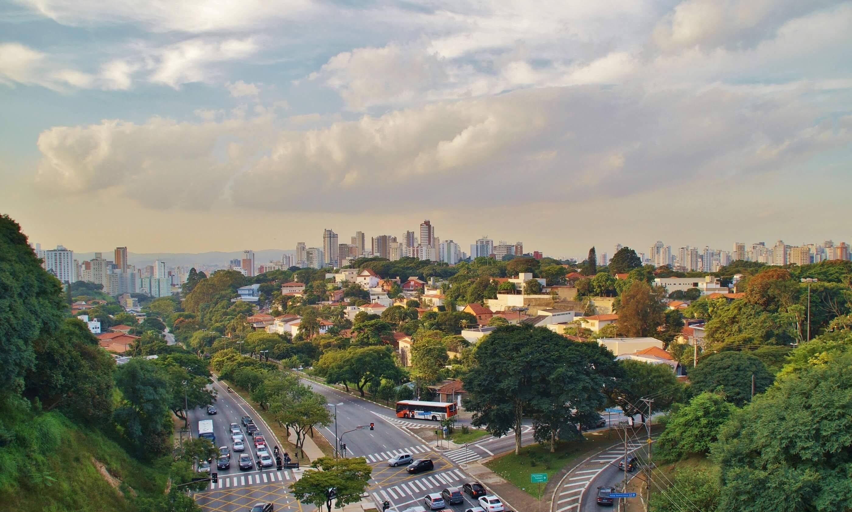 巴西的第一步:圣保罗,大量当地图片_街道_城市_汽车