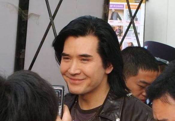 费翔因父母反对弃叶倩文被杨澜抛弃被胡茵梦温暖却至今单身