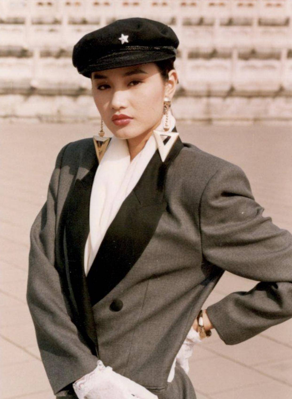 瞿颖:外形时尚,演技不俗,但这个演艺圈却辜负了她_安红_梅女_影片