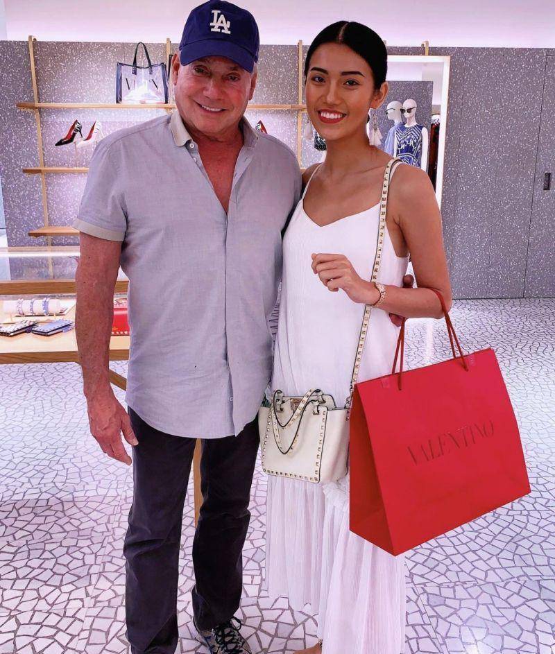 穿裸粉裹身裙,气质优雅出众_ngan_wynn_katz