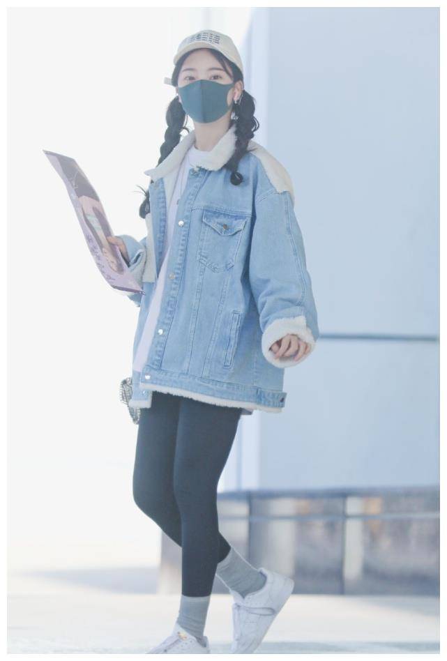 她是火箭少女里面最低调的,穿人人嫌丑的保暖袜,却凹成最美c位_袜子