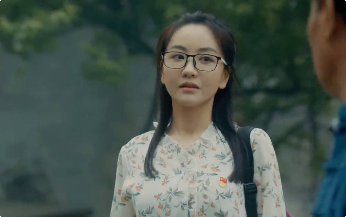 才播1集,央一《大山的女儿》就成收视黑马,杨蓉刘奕君功不可没_黄文秀