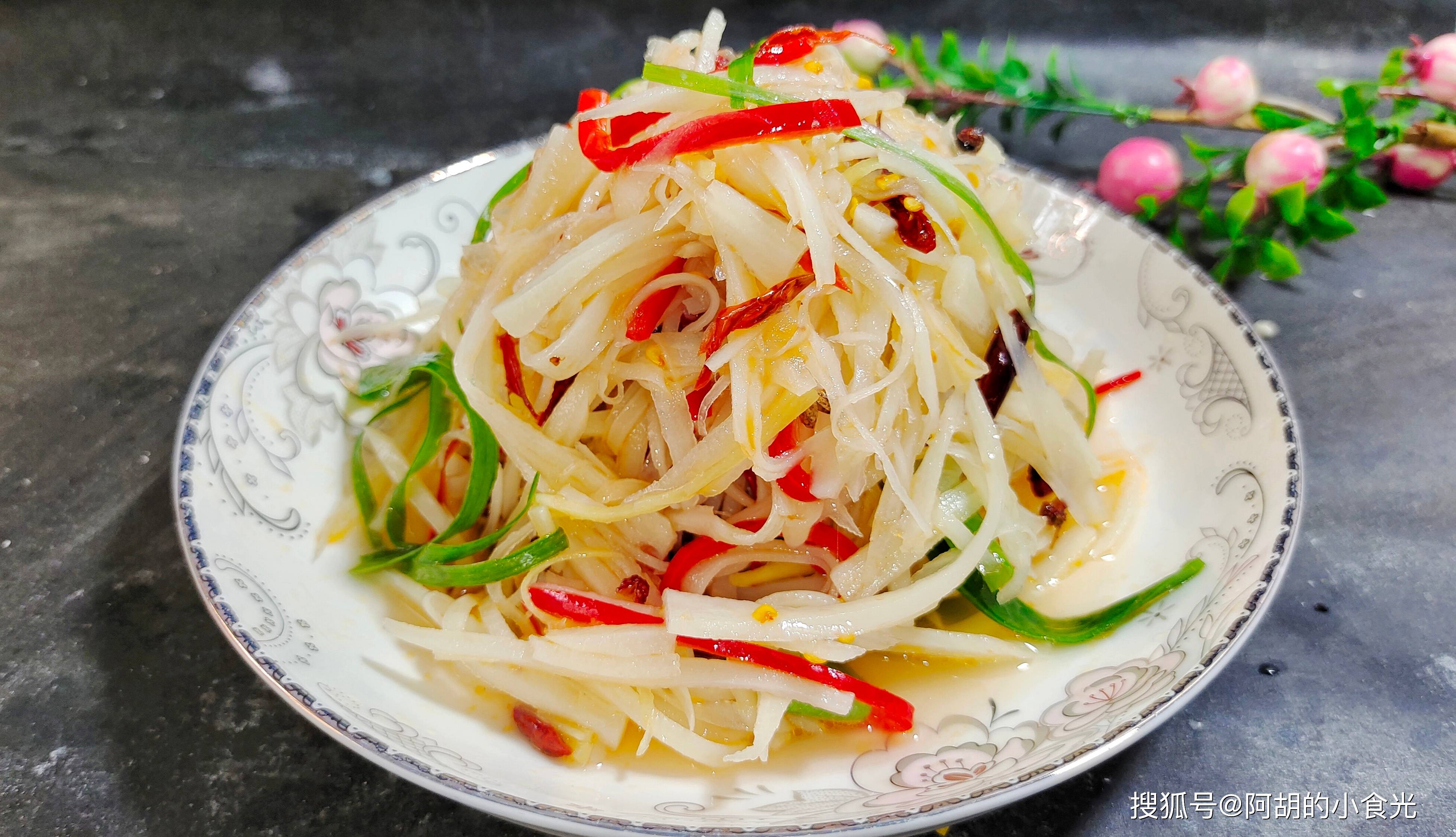 凉拌藕丝很多人第1步就错了教你按照这样做藕丝洁白不碎脆嫩又爽口