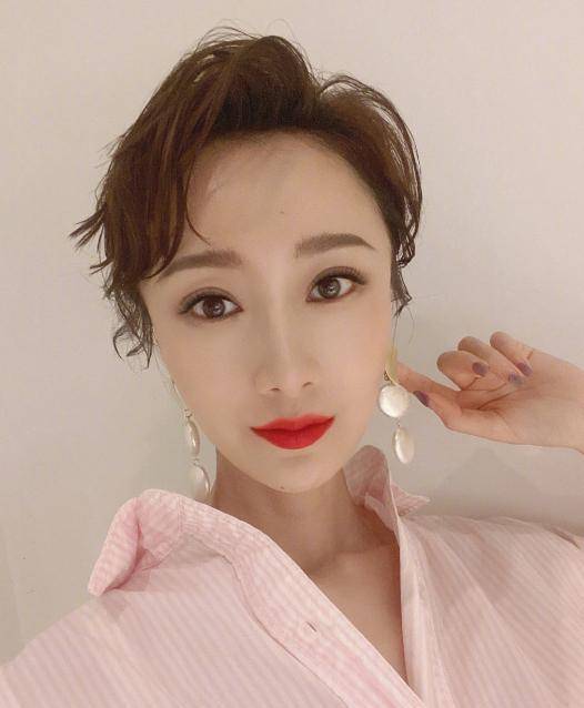 原创有种整容叫慕容云朵曾被嘲又黑又丑如今留长发逆袭成女神
