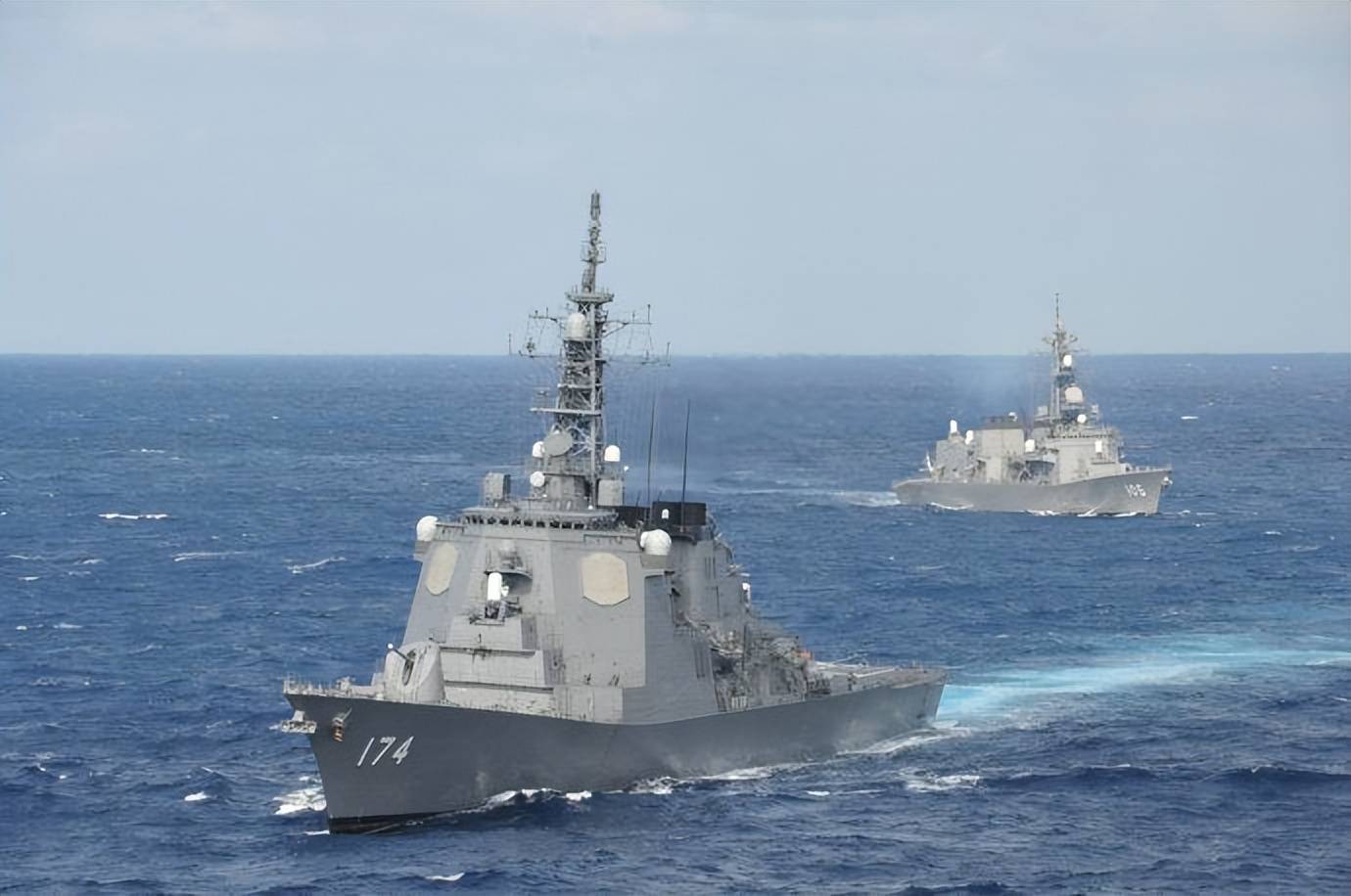 小国海军志——日本海上自卫队_舰艇_满载排水量_搭载